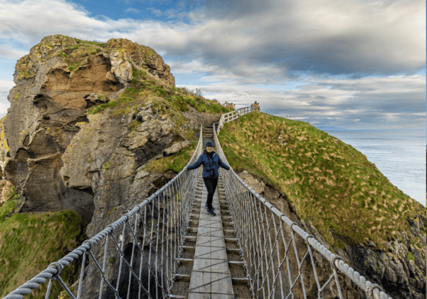 Dublin: Private Luxury Tour to Belfast and Giant's Causeway - Image 4