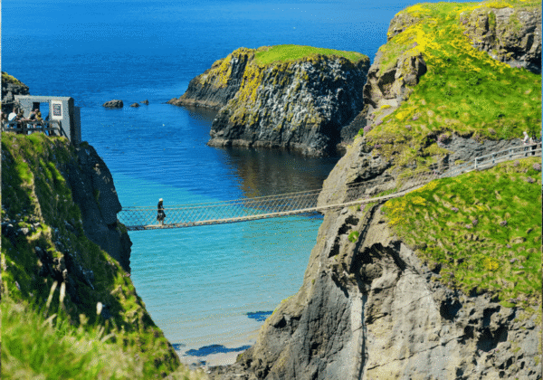 Dublin: Private Luxury Tour to Belfast and Giant's Causeway - Image 3
